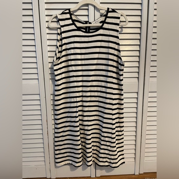 White + Warren Dresses & Skirts - White + Warren Sleeveless Striped Cotton Shift Dress
